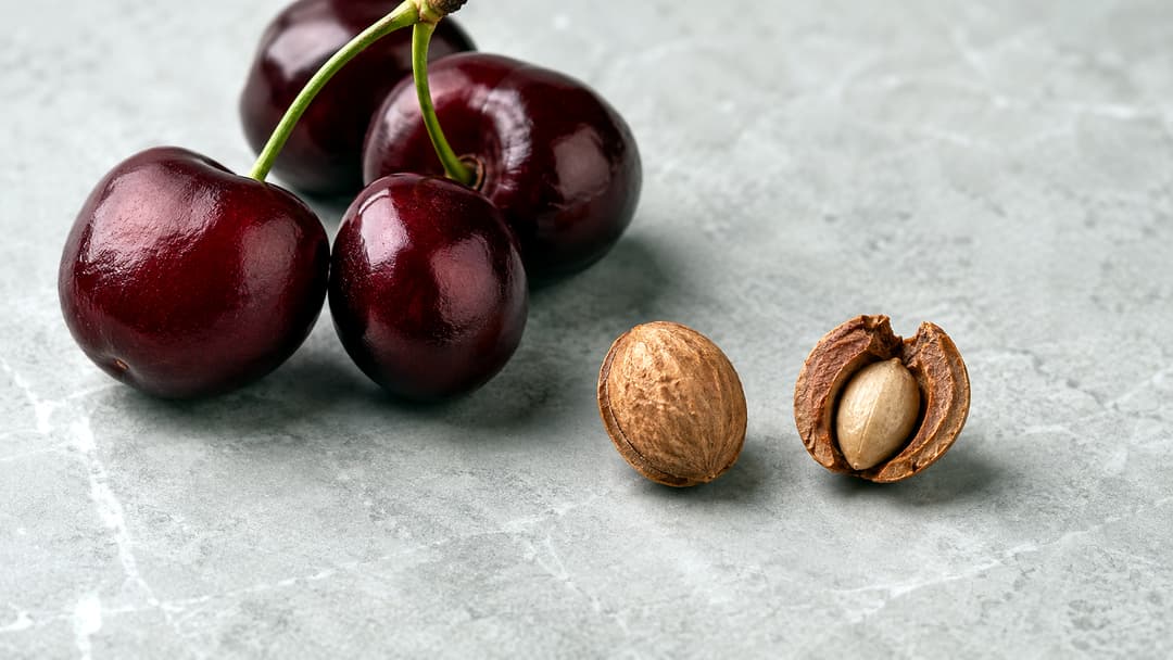 Cherry Pit Poisoning: Cyanide Risk, Symptoms, and What to Do
